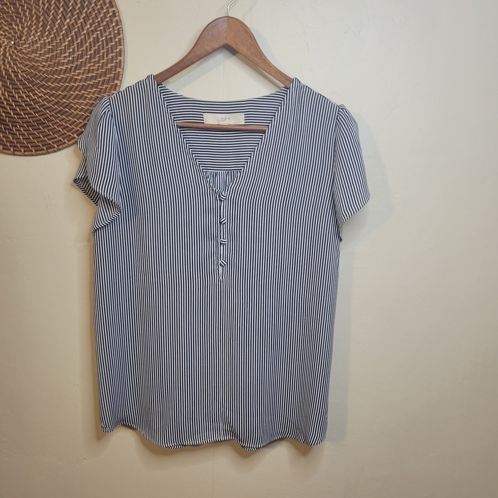 Loft Blouse Black White Verticle Stripe Button V Neck Small‎